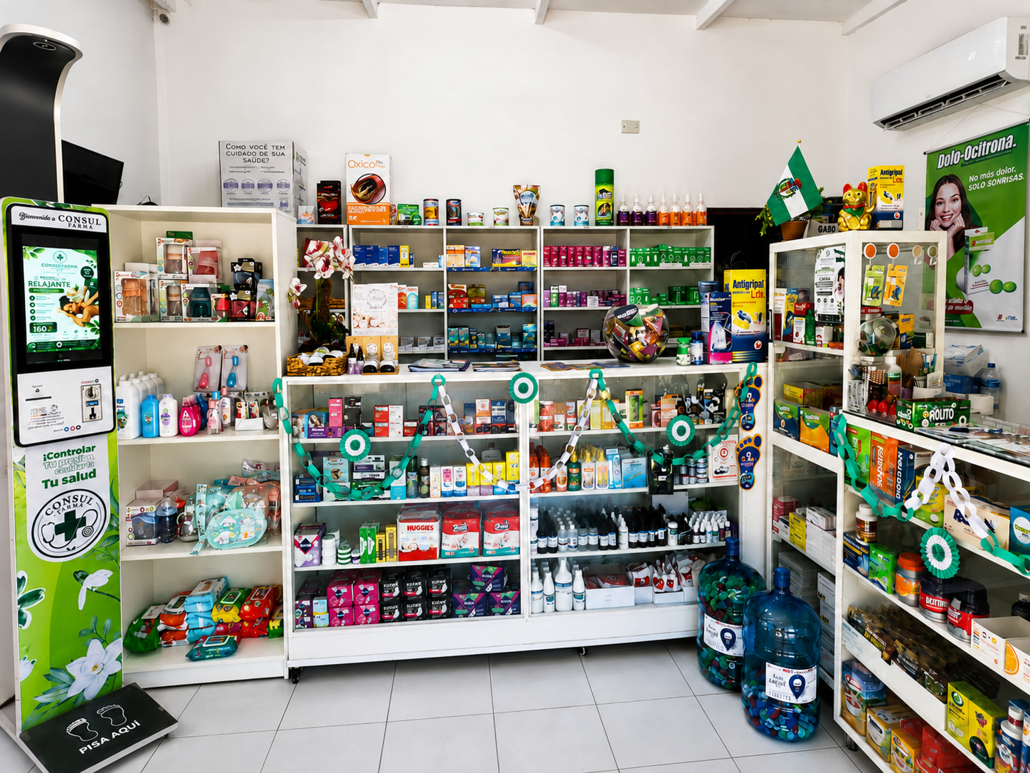 Vista frontal general de la farmacia Consulfarma